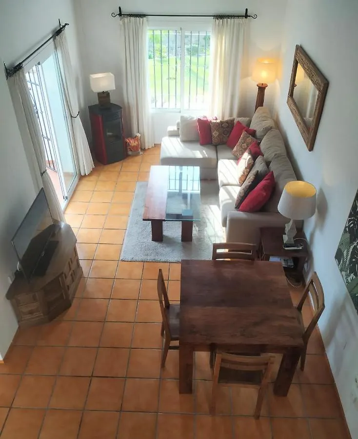 Lovely 2 Bedroom In Oasis De Capistrano, Nerja Apartment