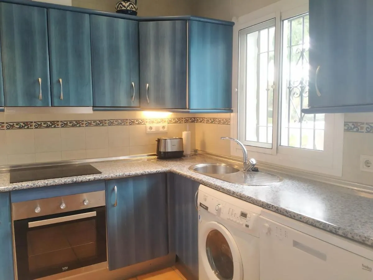 Lovely 2 Bedroom In Oasis De Capistrano, Nerja Apartment