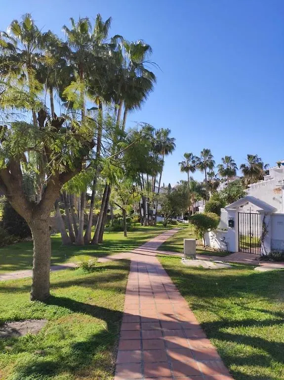 Apartment Lovely 2 Bedroom In Oasis De Capistrano, Nerja
